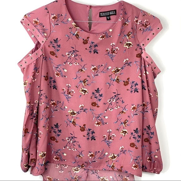 Trixxi Girl Cut out Shoulder Top - Picture 1 of 8